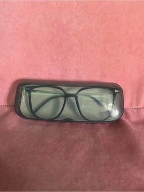 SHEIN Black Oversized Square Frame Glasses